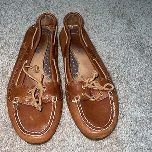 Brown leather sperry loafer